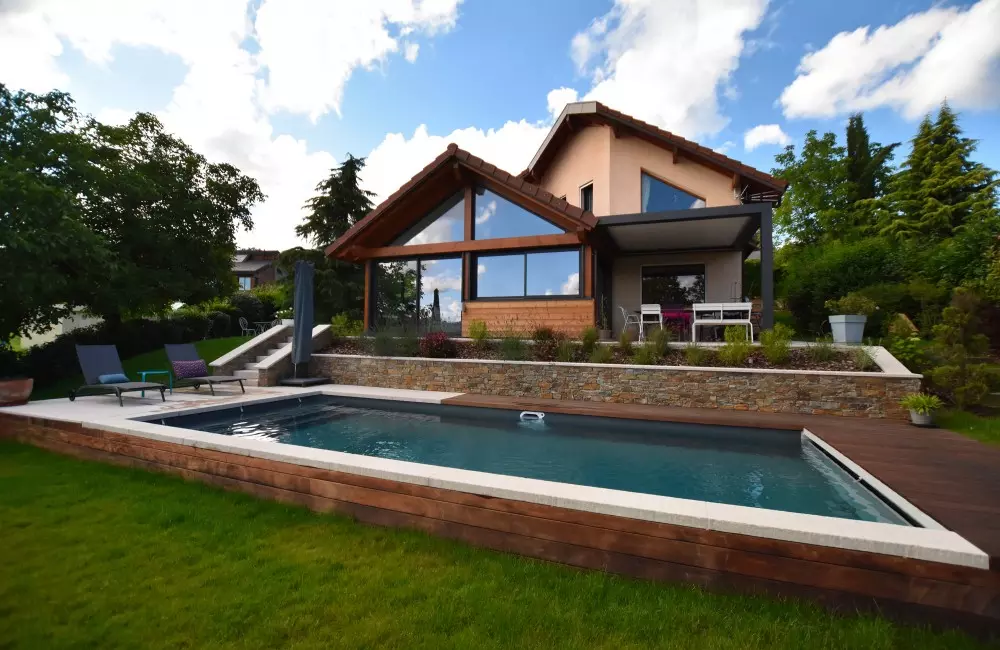 pergola bio-climatique intégrée à l'extension