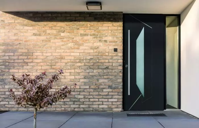 Créateur de porte sur mesure à Annecy