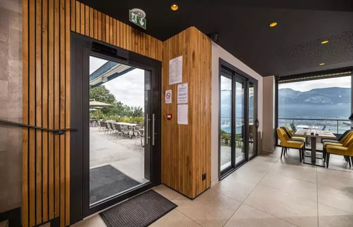 portes et fenêtres sur mesure pour les pro